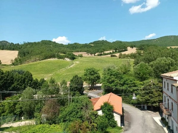 casa indipendente in vendita a Cagli