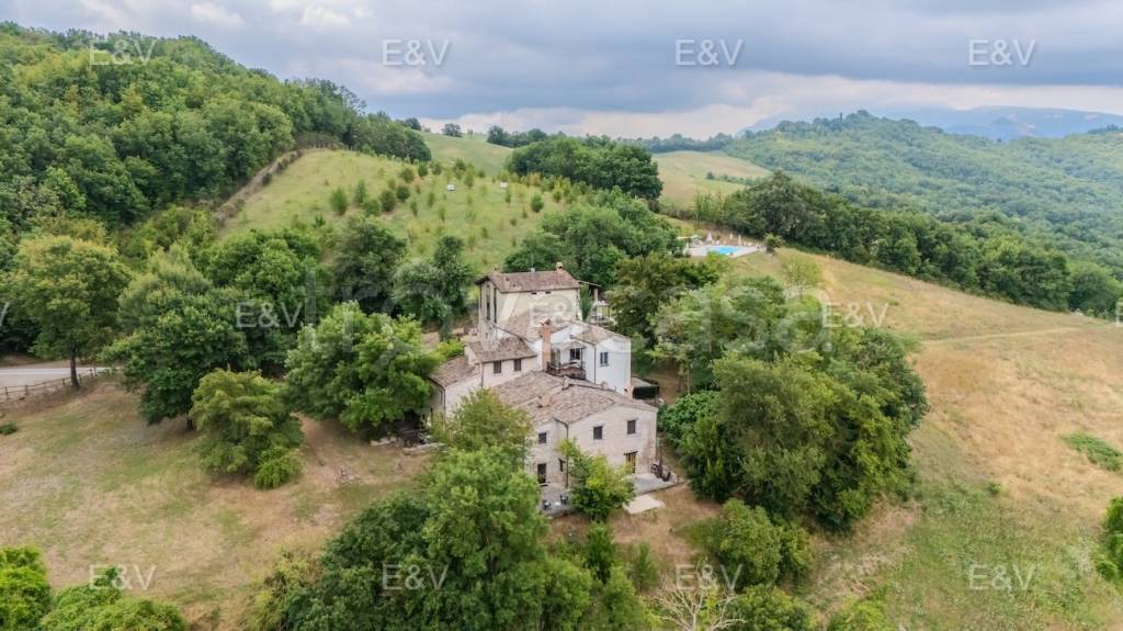 casa indipendente in vendita a Cagli