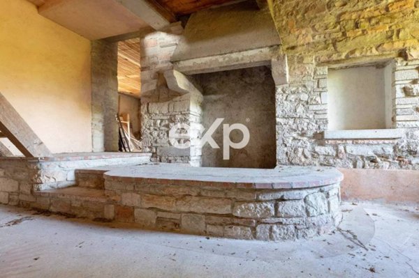 casa indipendente in vendita a Cagli in zona Massa