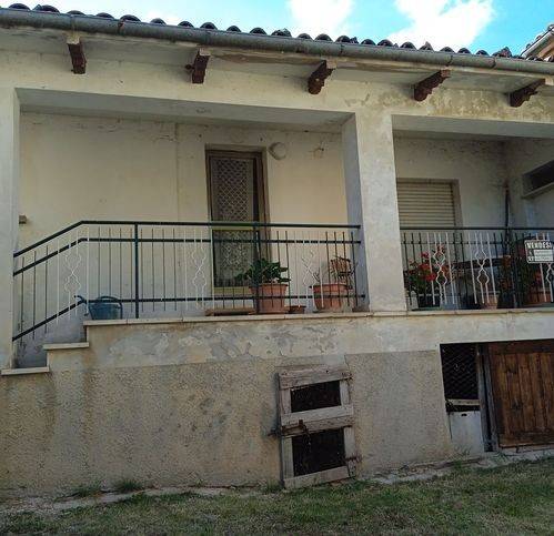 casa indipendente in vendita a Cagli
