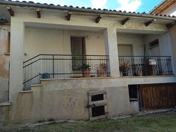 casa indipendente in vendita a Cagli