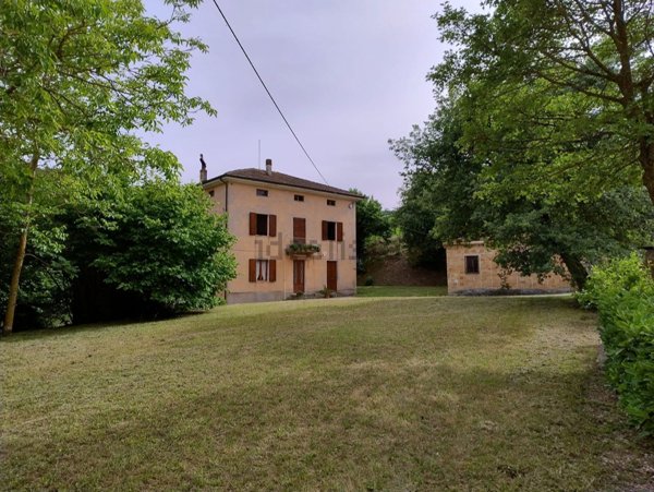 casale in vendita a Cagli