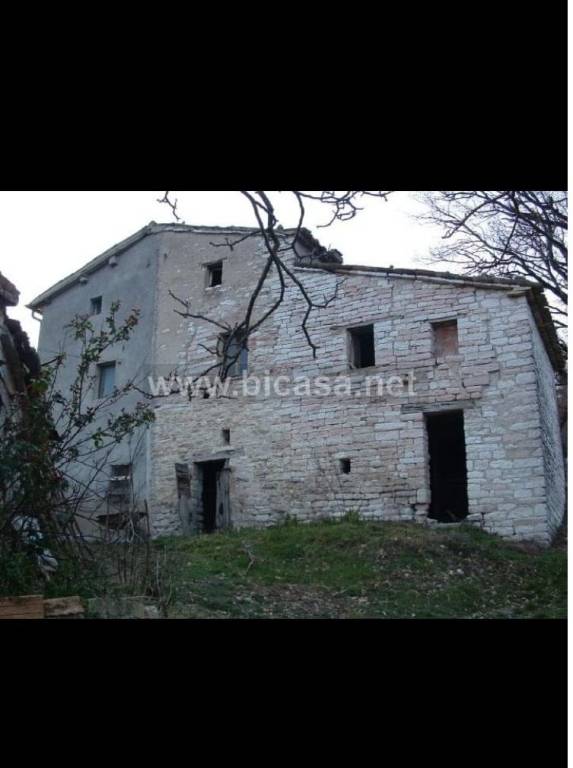 casa indipendente in vendita a Cagli