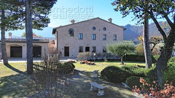 casa indipendente in vendita a Cagli