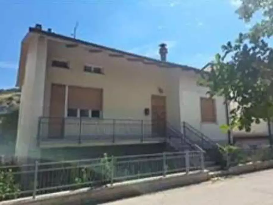 casa indipendente in vendita a Cagli