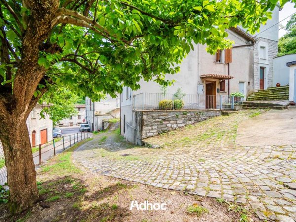 casa indipendente in vendita a Cagli in zona Secchiano