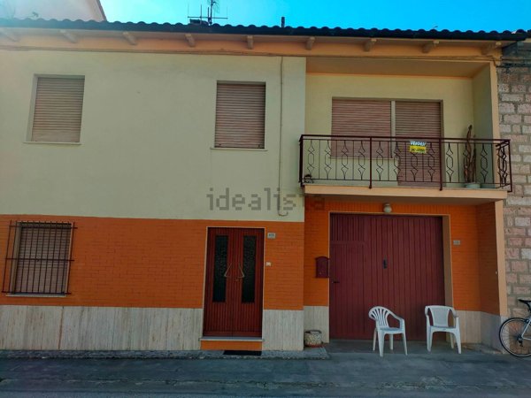 casa indipendente in vendita a Cagli in zona Pianello