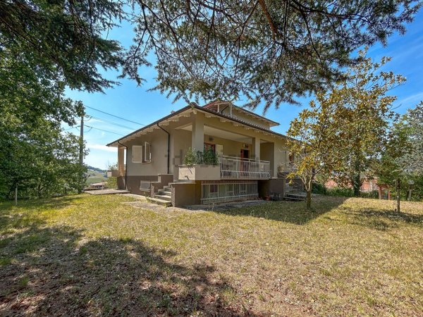 casa indipendente in vendita a Cagli in zona Smirra