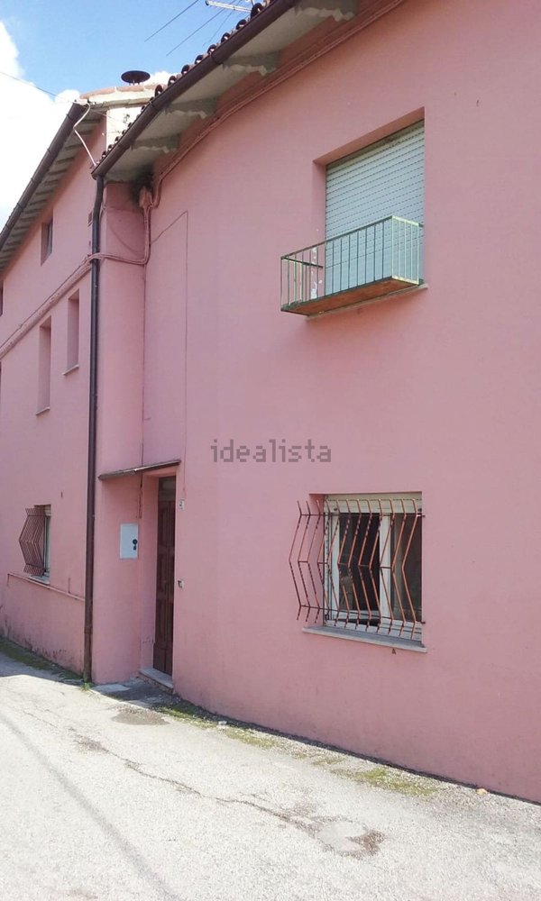 casa indipendente in vendita a Cagli