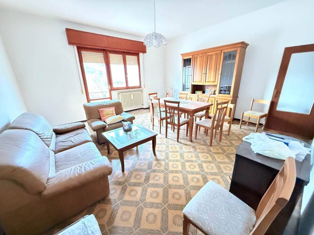 casa indipendente in vendita a Cagli in zona Pianello