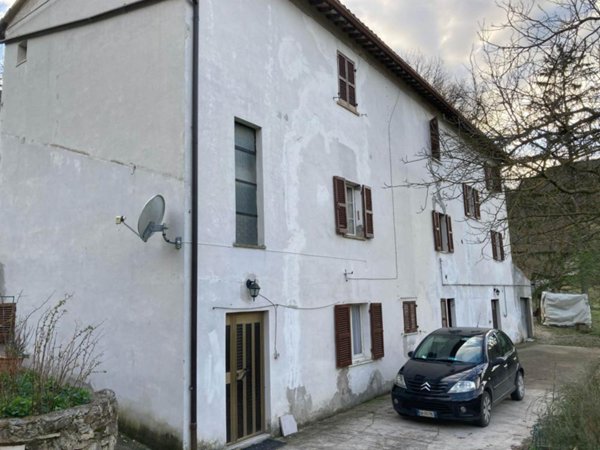 casa indipendente in vendita a Cagli