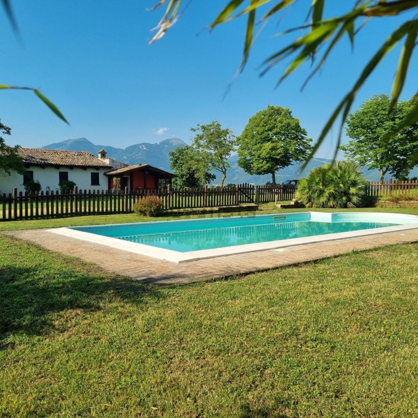 casa indipendente in vendita a Cagli