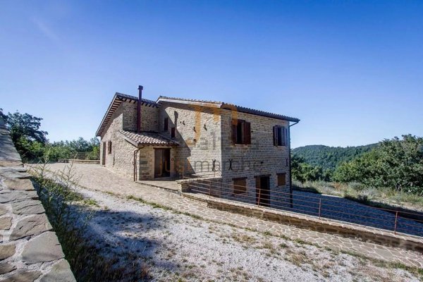 appartamento in vendita a Cagli in zona Secchiano