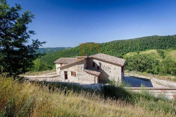 casa indipendente in vendita a Cagli in zona Secchiano