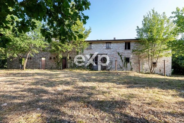 casa indipendente in vendita a Cagli