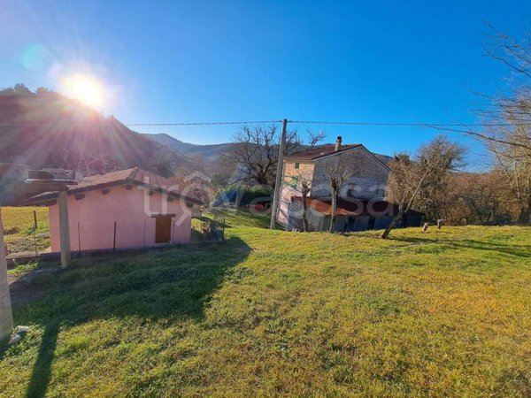 casa indipendente in vendita a Cagli