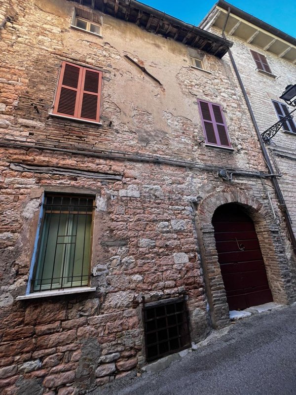 casa indipendente in vendita a Cagli