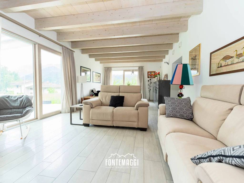 casa indipendente in vendita a Cagli