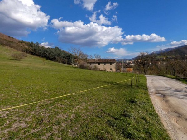 pentavano in vendita a Cagli