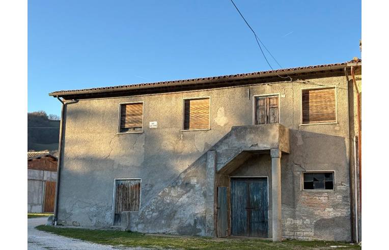 casa indipendente in vendita a Cagli