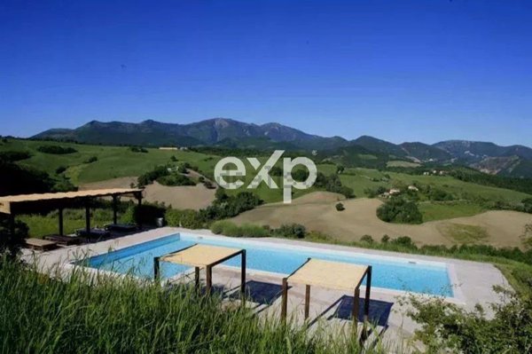 casa indipendente in vendita a Cagli in zona Foci
