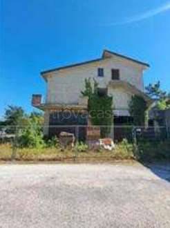 casa indipendente in vendita a Cagli