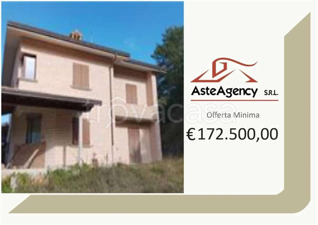 casa indipendente in vendita a Cagli