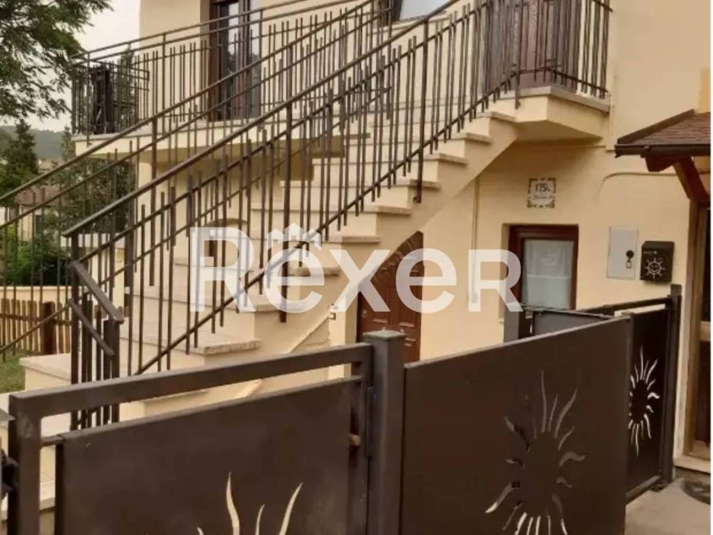 casa indipendente in vendita a Cagli