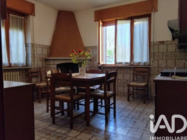 casa indipendente in vendita a Cagli