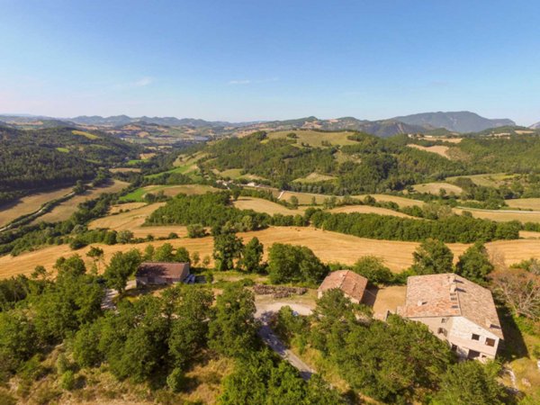 casa indipendente in vendita a Cagli