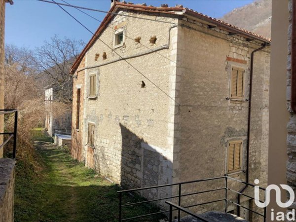 appartamento in vendita a Cagli in zona Pieia