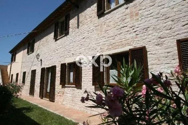 casa indipendente in vendita a Cagli in zona Foci