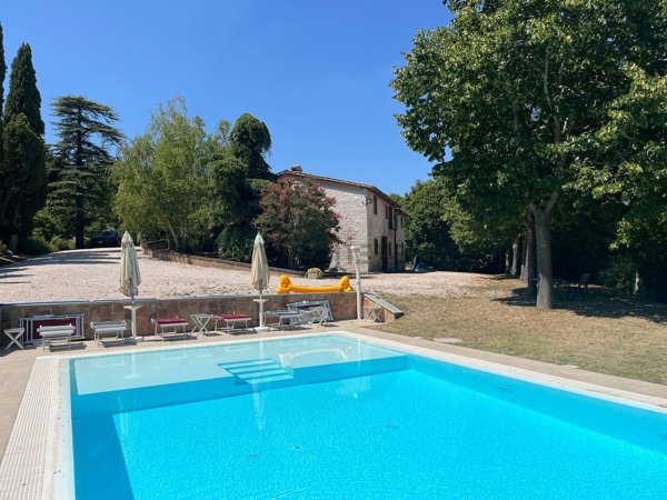 casa indipendente in vendita a Cagli in zona Foci
