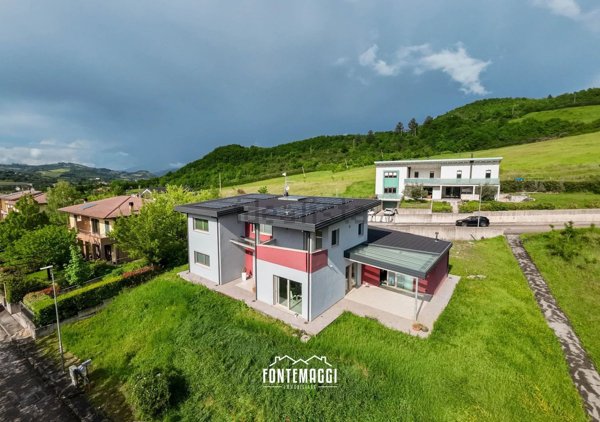 casa indipendente in vendita a Cagli in zona Foci