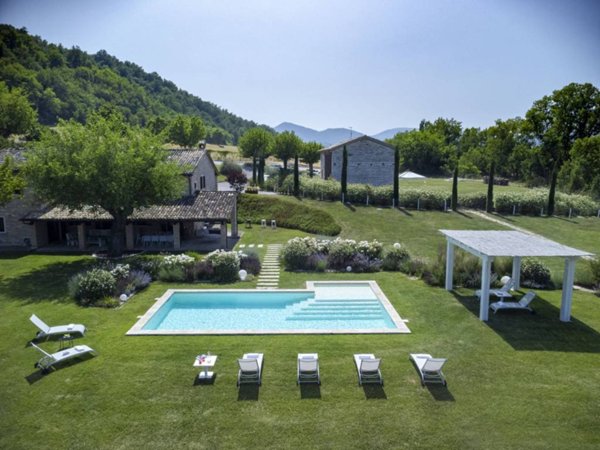 casa indipendente in vendita a Cagli in zona Foci