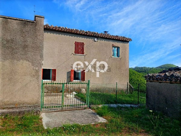 casa indipendente in vendita a Cagli