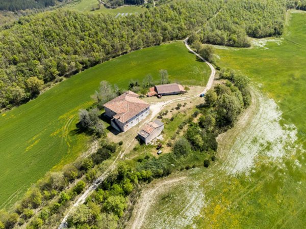 casa indipendente in vendita a Cagli