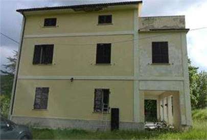casa indipendente in vendita a Cagli