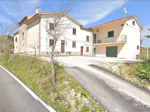 casa indipendente in vendita a Cagli