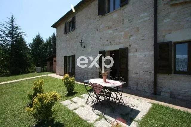 casa indipendente in vendita a Cagli