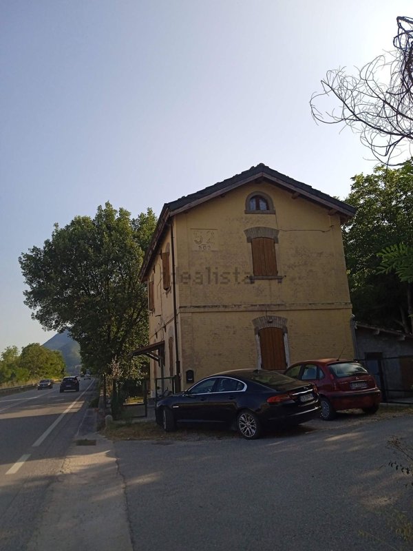 casa indipendente in vendita a Cagli