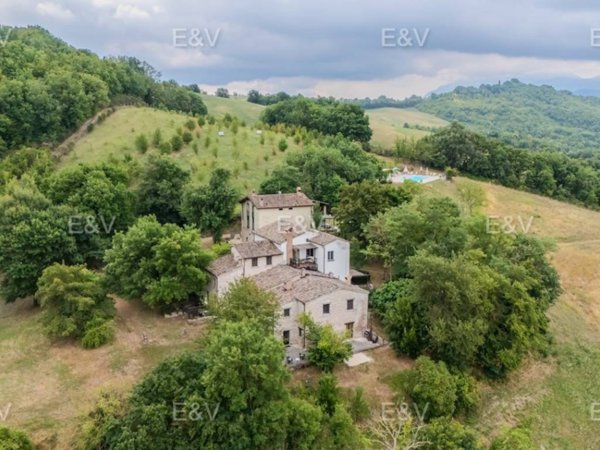 casa indipendente in vendita a Cagli