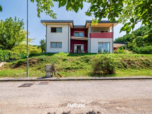 casa indipendente in vendita a Cagli