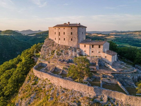 casa indipendente in vendita a Cagli