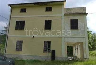 casa indipendente in vendita a Cagli in zona Paravento