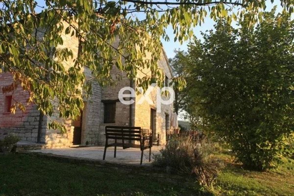 casa indipendente in vendita a Cagli in zona Paravento