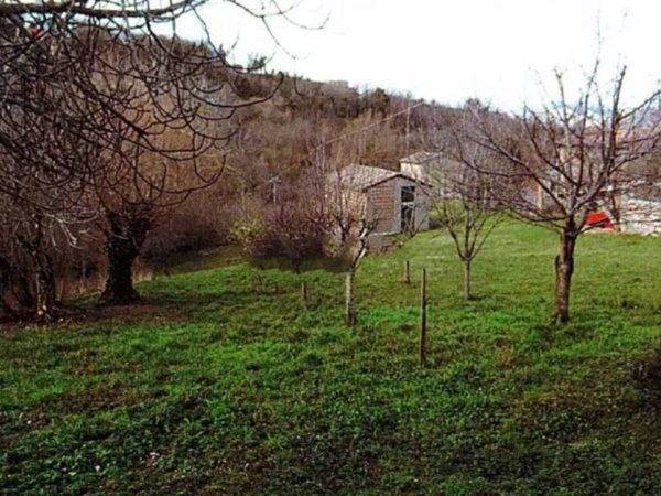 casa indipendente in vendita a Cagli in zona Paravento