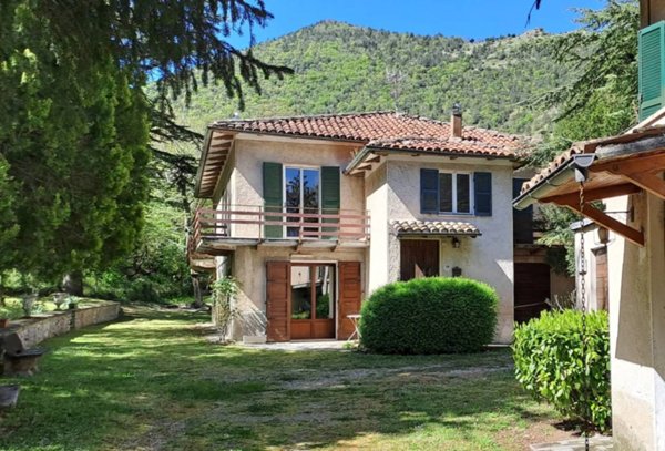 casa indipendente in vendita a Cagli