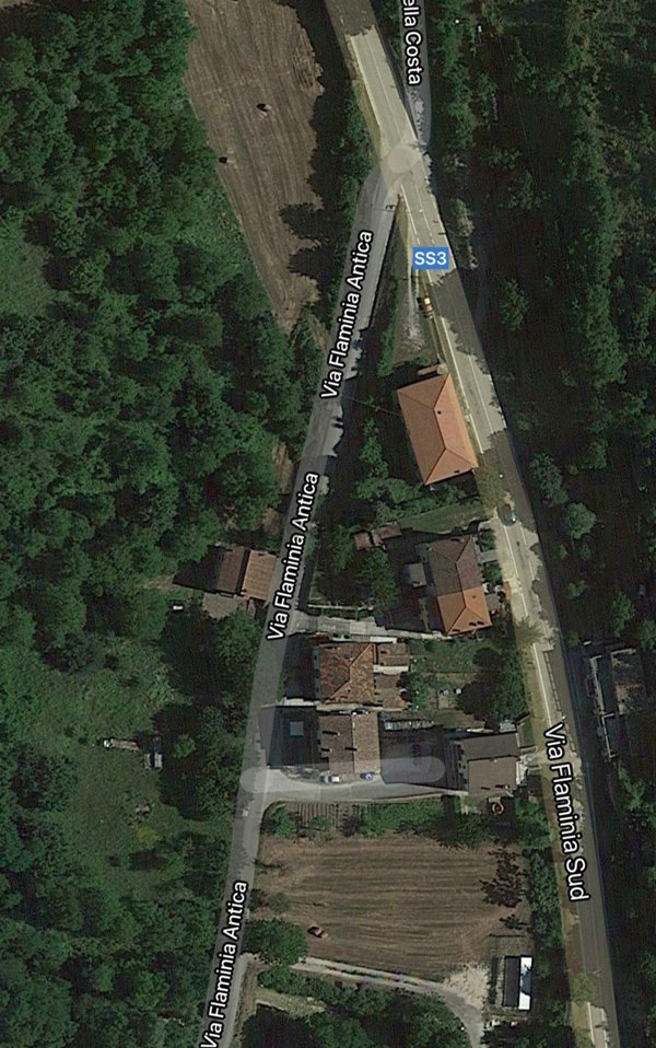 casa indipendente in vendita a Cantiano