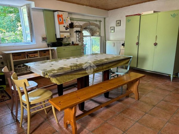 appartamento in vendita a Cantiano in zona Chiaserna